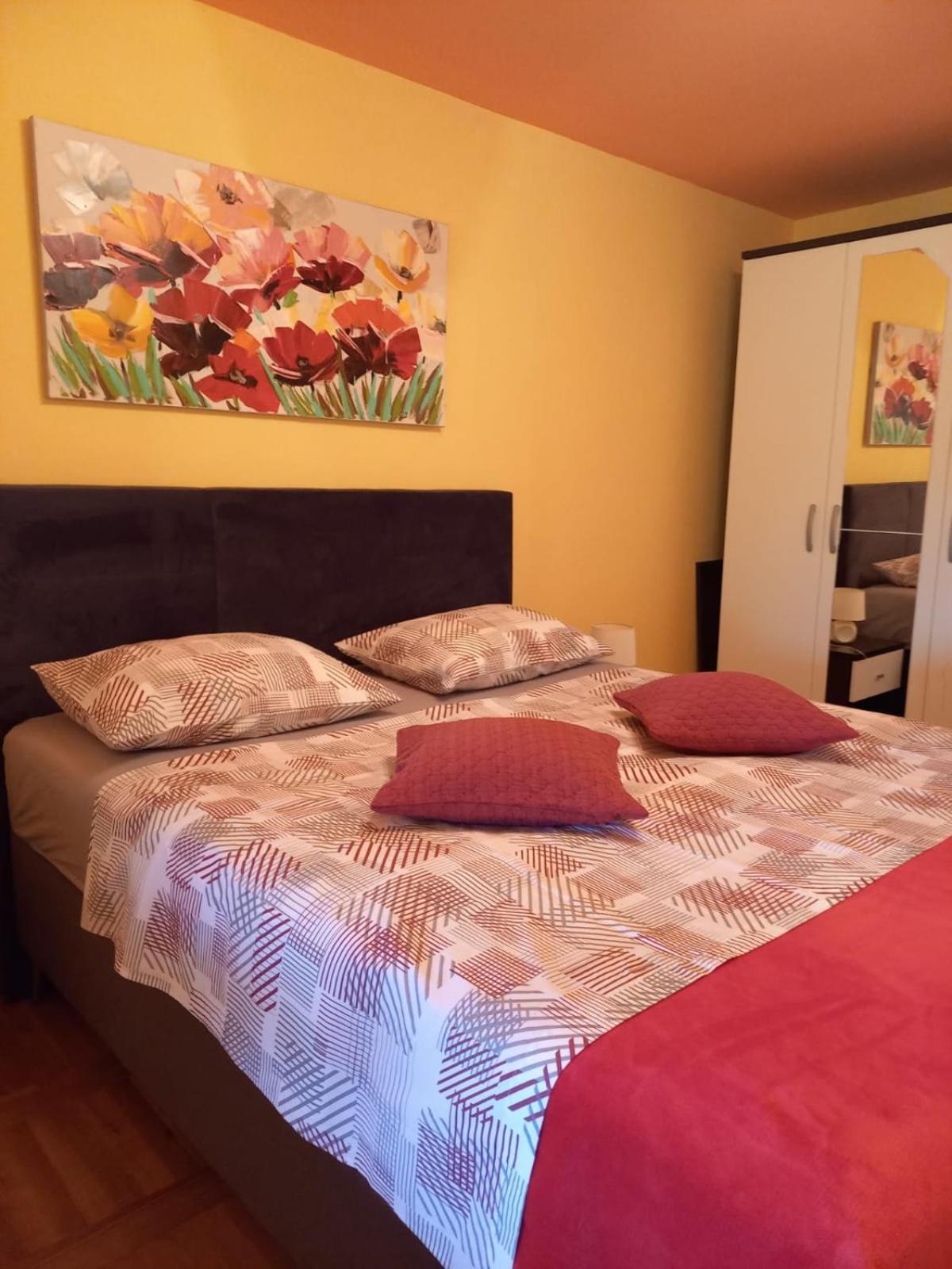 Apartmani Corleone Bilice Exterior photo