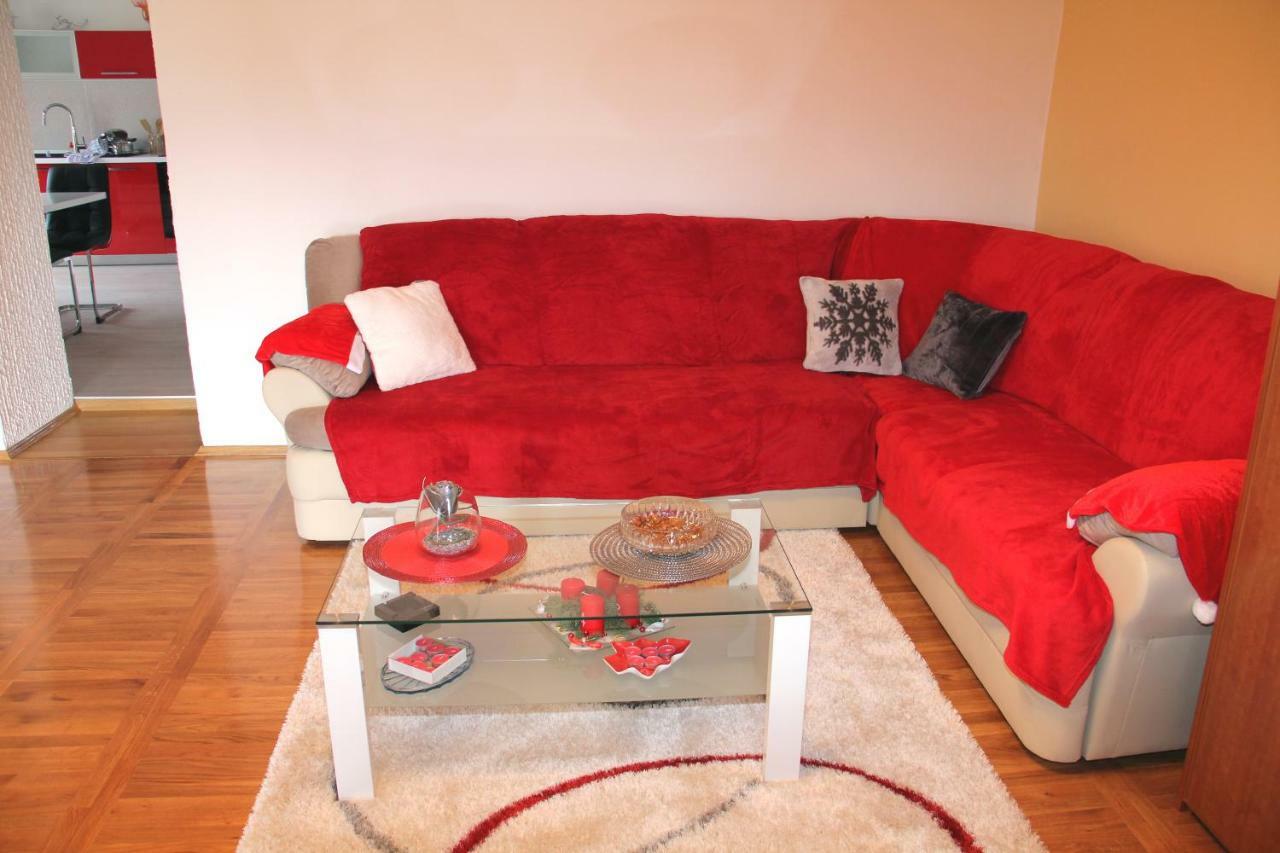 Apartmani Corleone Bilice Exterior photo