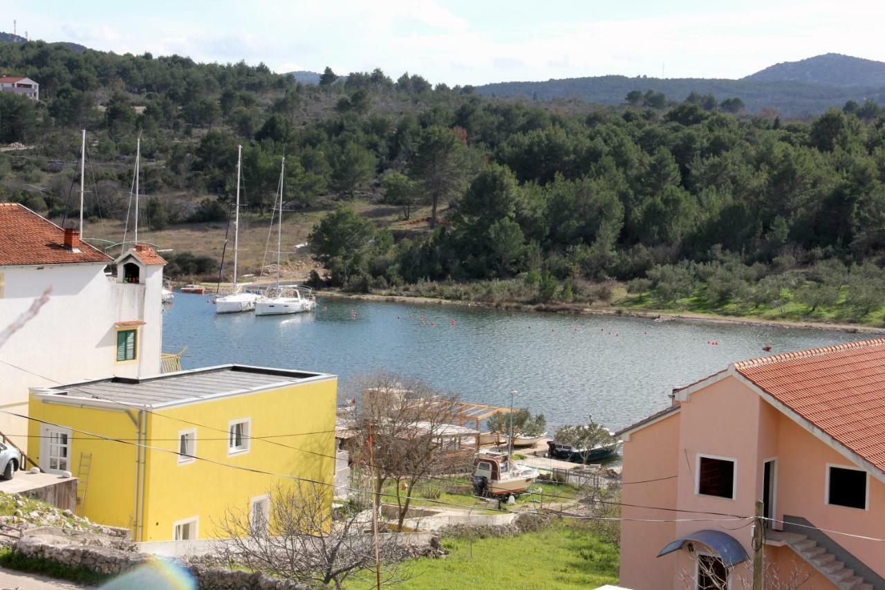 Apartmani Corleone Bilice Exterior photo