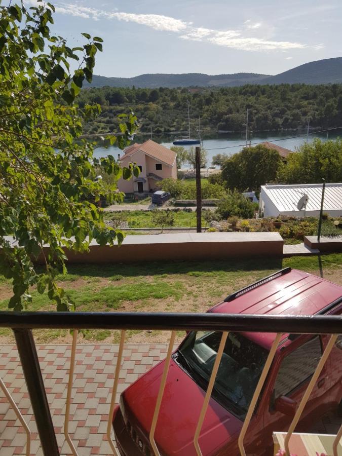 Apartmani Corleone Bilice Exterior photo